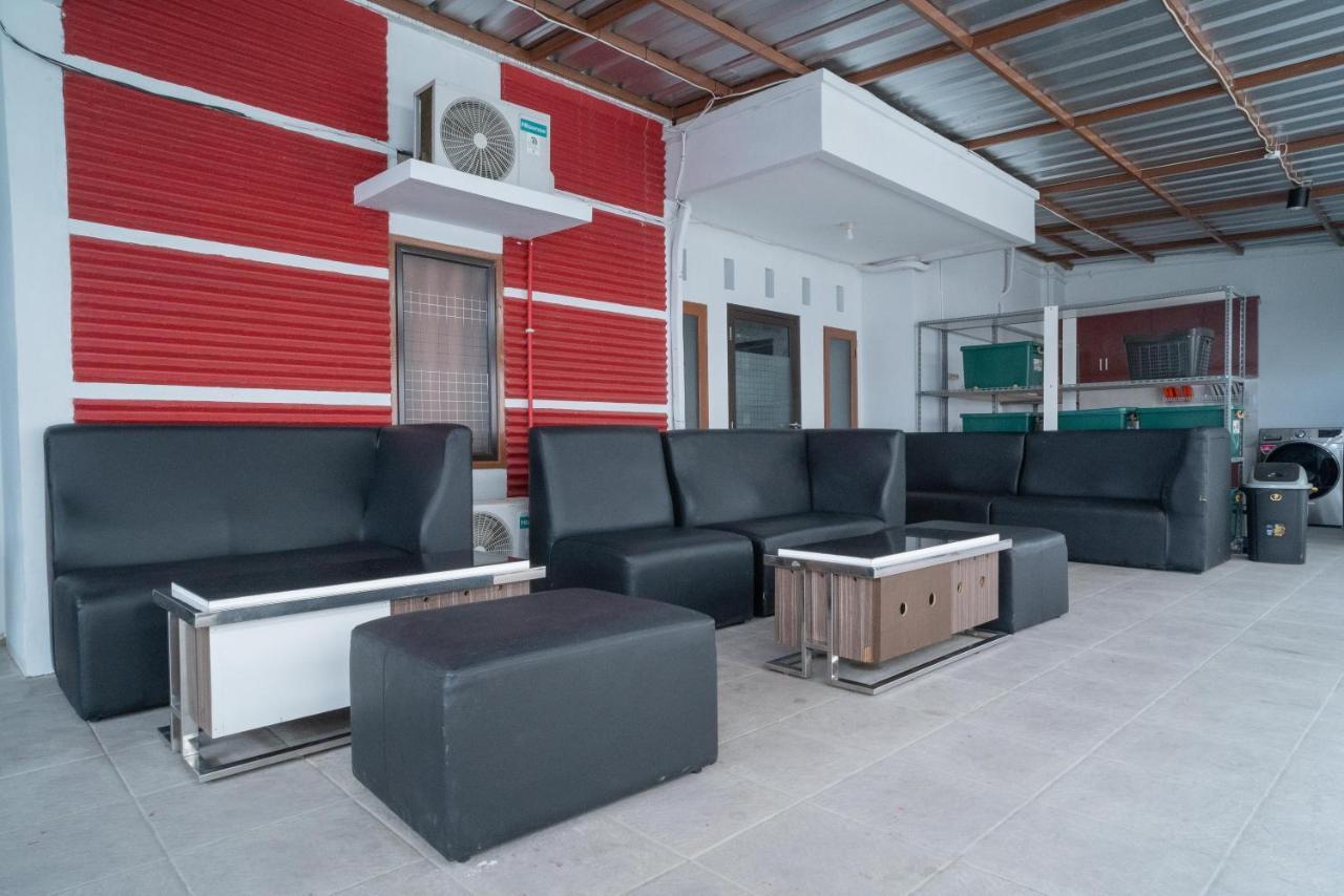 Reddoorz Near Sarinah Jakarta Exterior photo